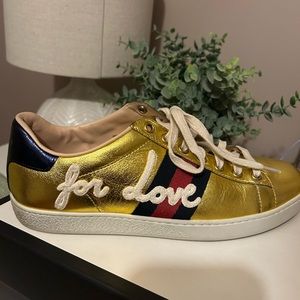 Women Gucci For Love Sneaker size 37
